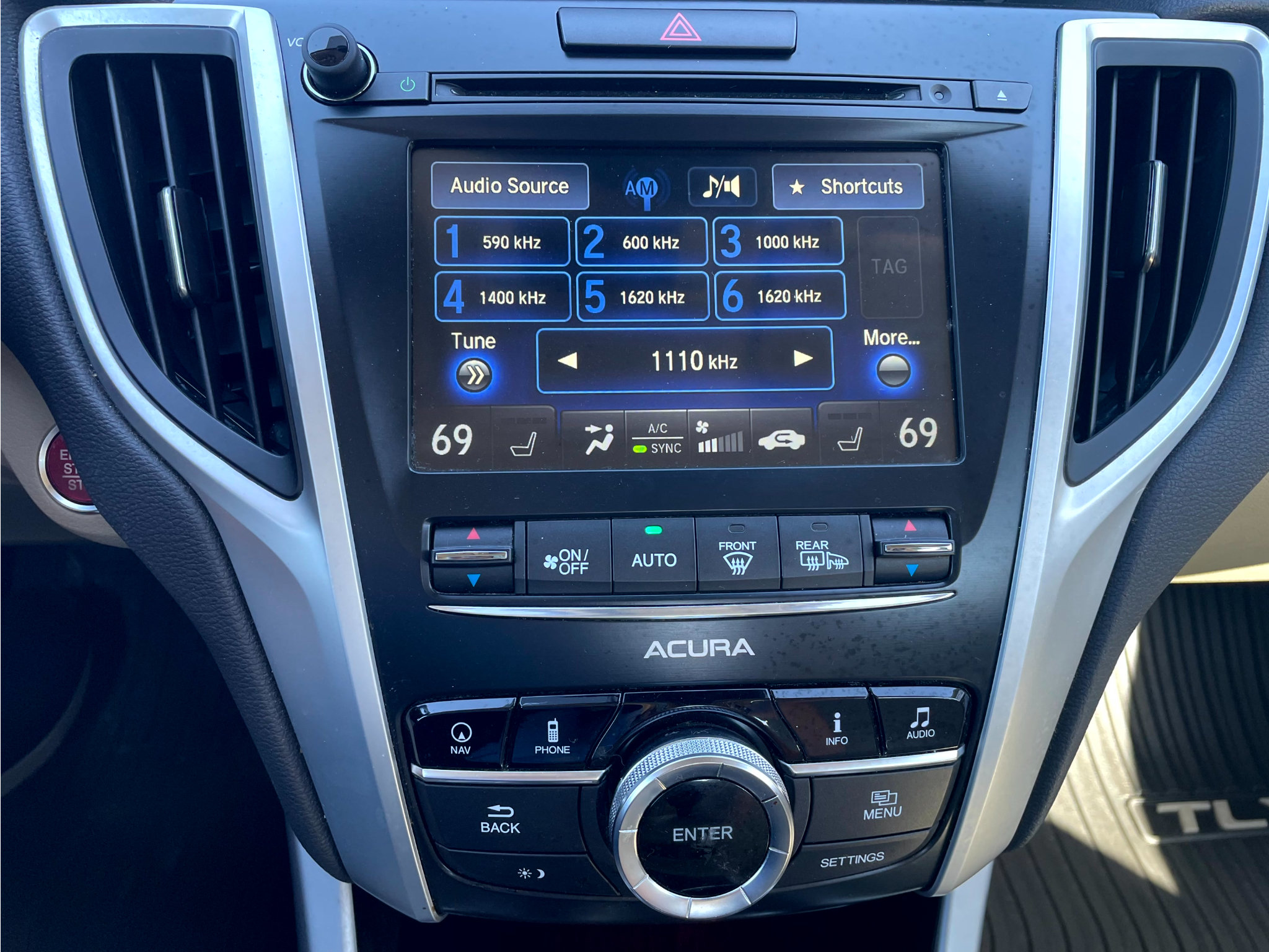 Used 2016 Acura TLX w/ Technology Package FWD image 18