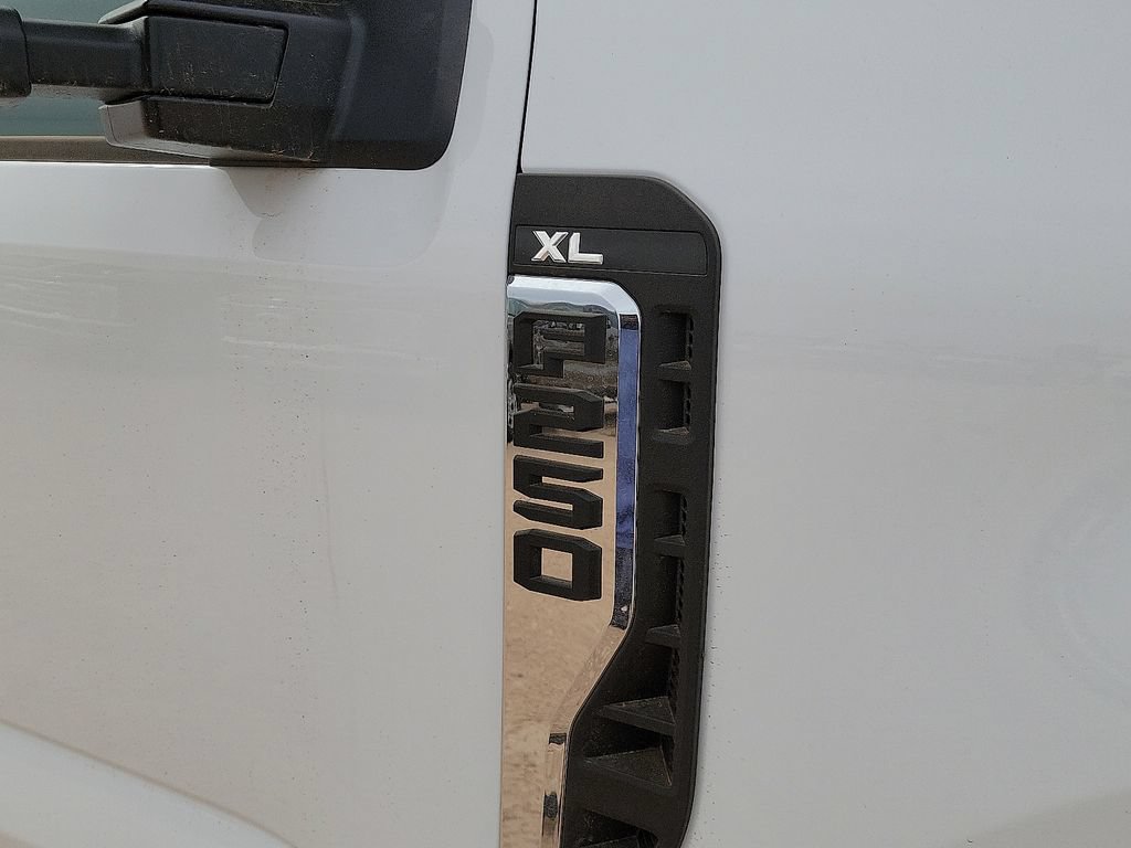 New 2026 Ford F250 XL w/ XL Off-Road Package AWD/4WD image 13