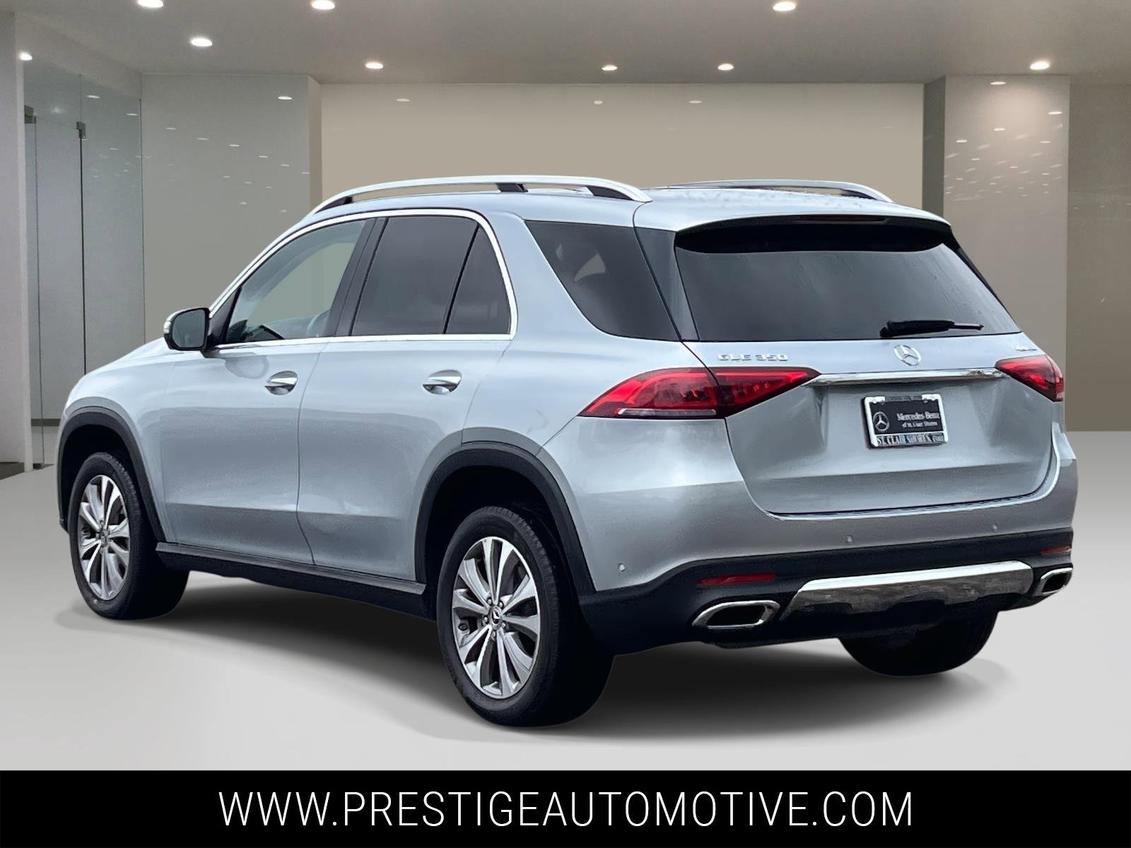 Used 2022 Mercedes-Benz GLE 350 4MATIC image 3