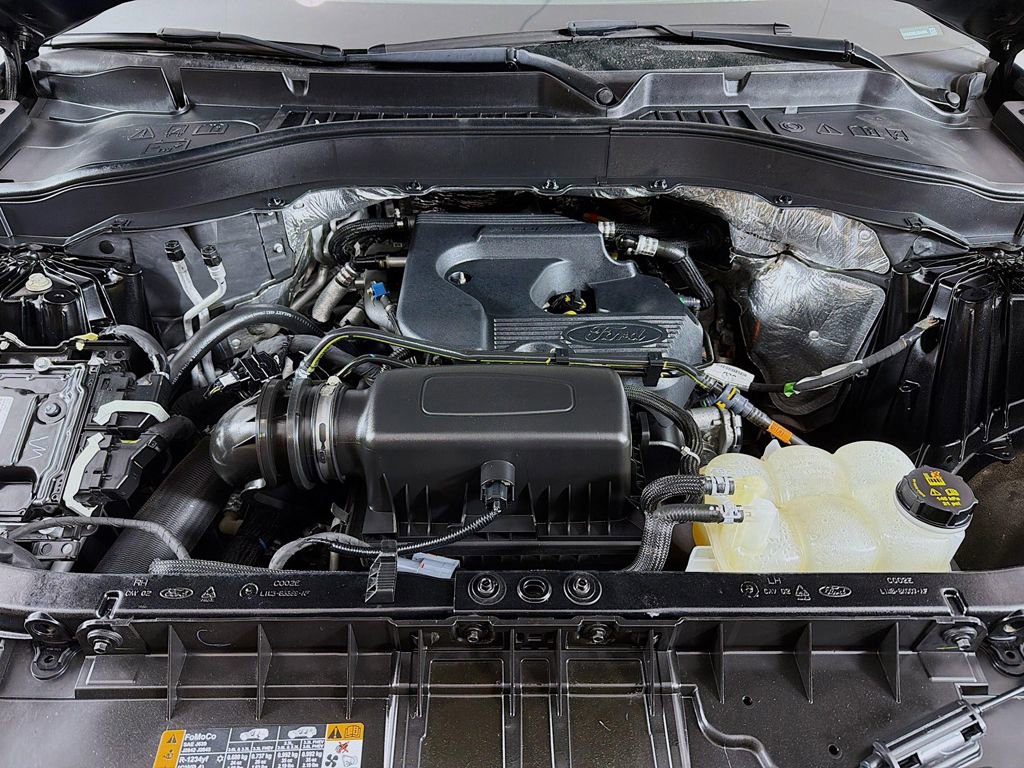 Used 2020 Ford Explorer XLT image 14