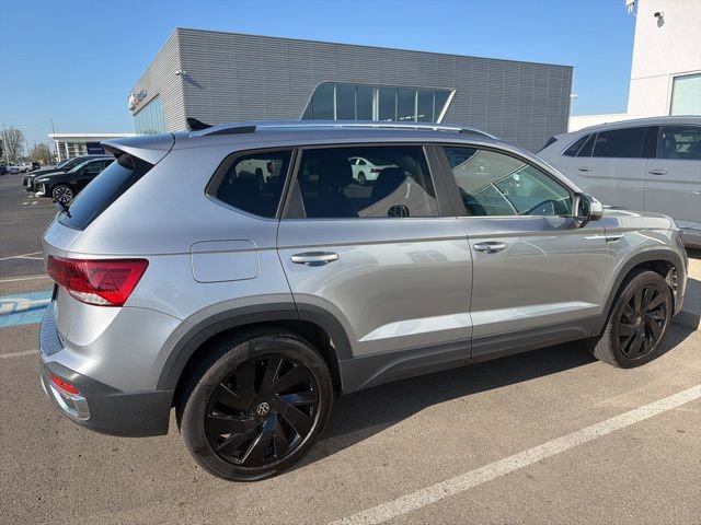 Used 2023 Volkswagen Taos SEL w/ Black Wheel Package AWD/4WD image 4