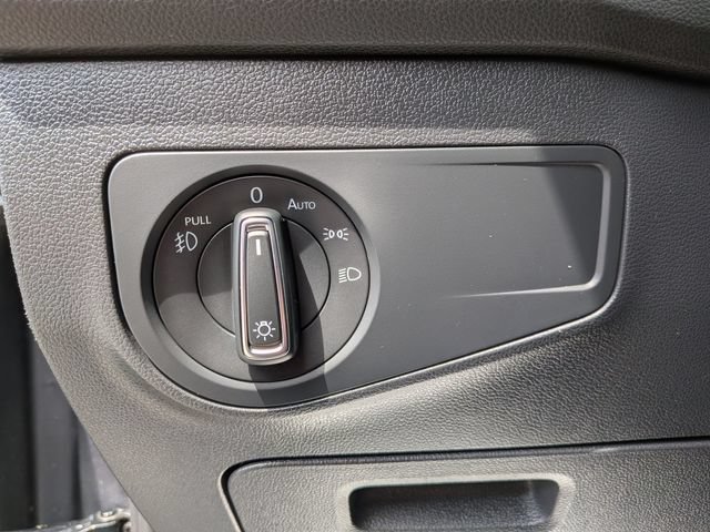 Used 2021 Volkswagen Tiguan SE R-Line AWD/4WD image 16