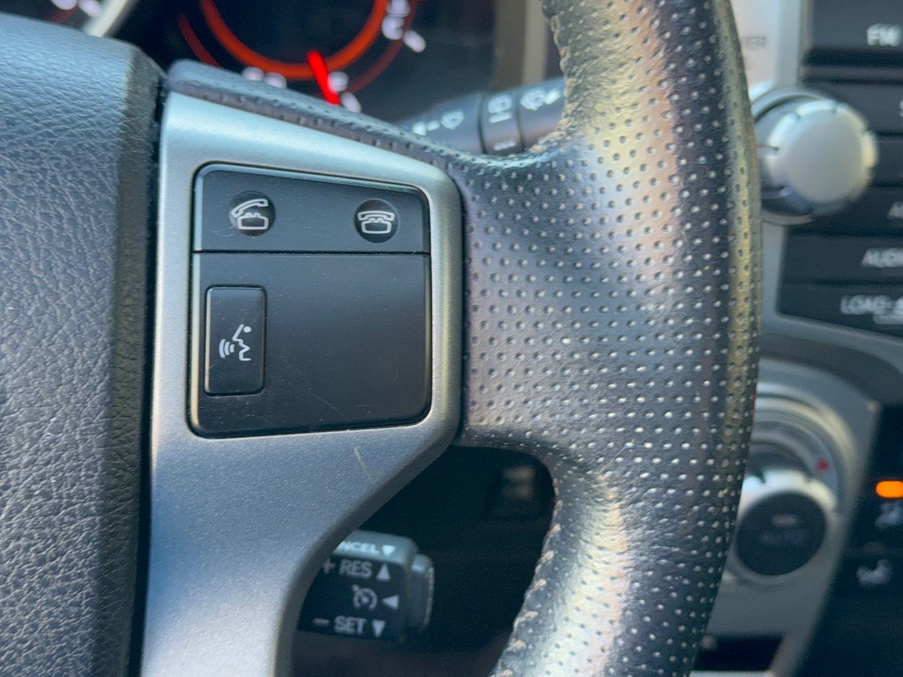 Used 2011 Toyota 4Runner Limited AWD/4WD image 19