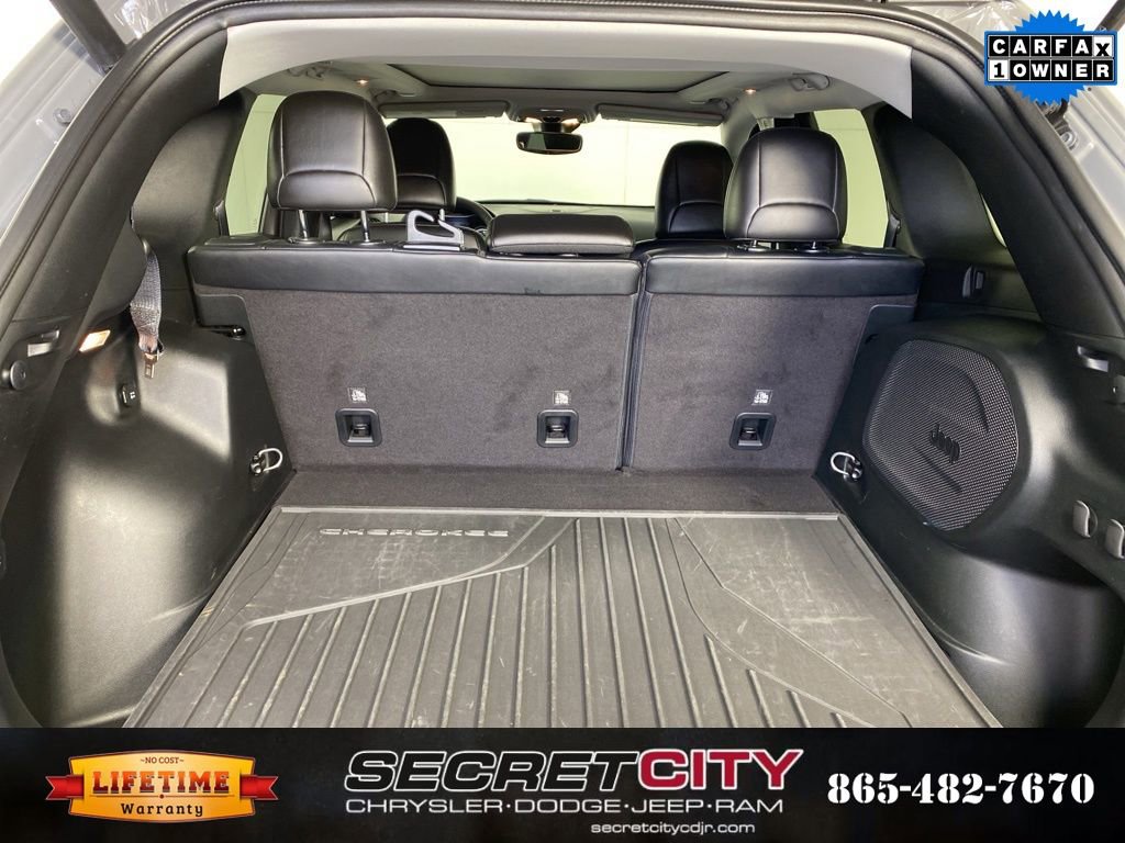 Used 2022 Jeep Cherokee Latitude Lux w/ Sun & Sound Group image 32