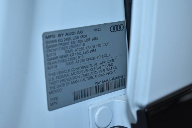 Used 2025 Audi Q5 Premium w/ Convenience Package AWD/4WD image 35