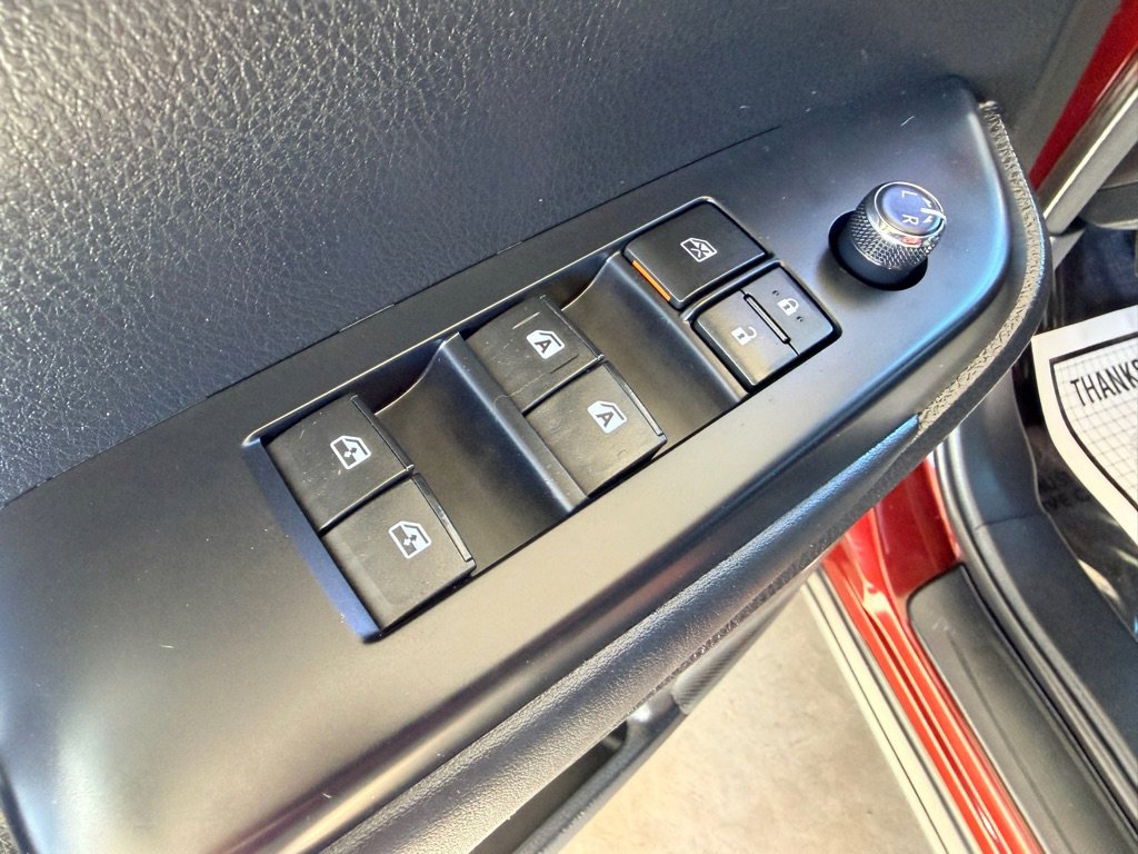 Used 2015 Toyota Highlander XLE image 5