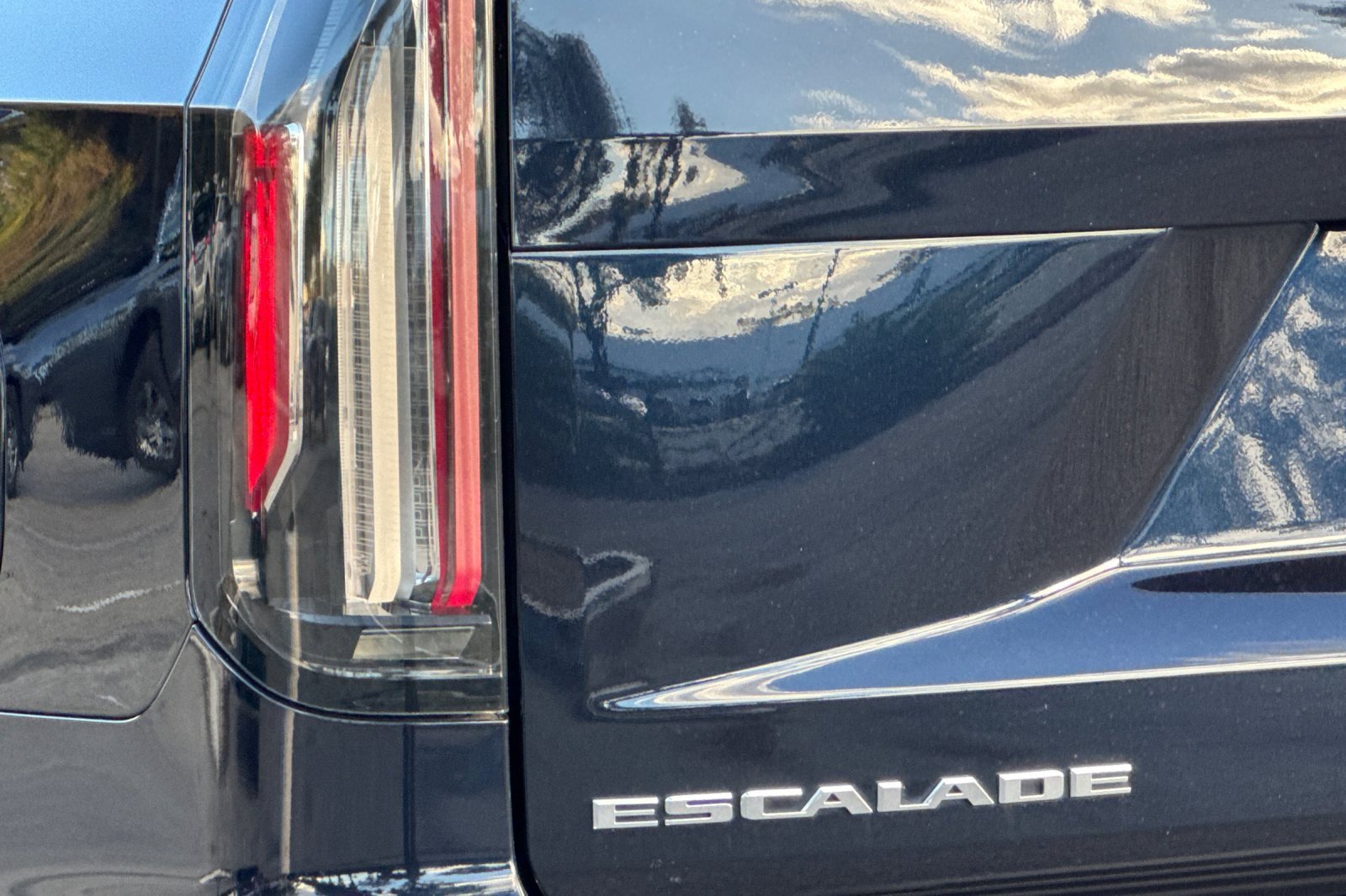 Used 2021 Cadillac Escalade ESV Sport w/ Driver Assist Tech Package image 26