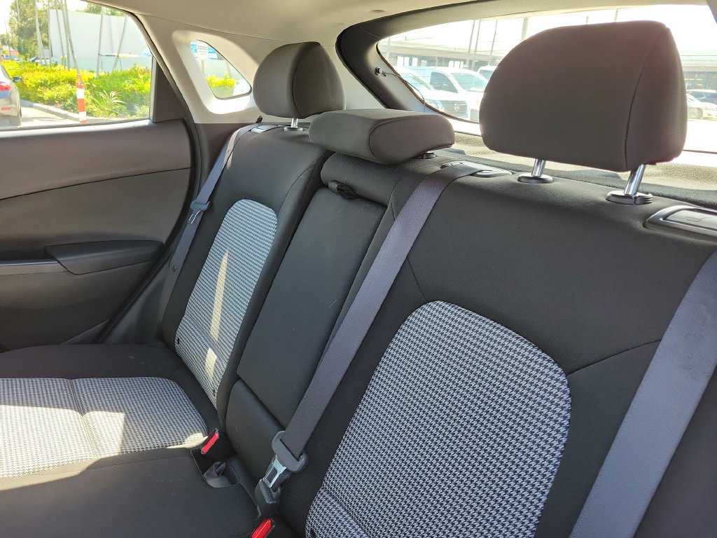 Used 2022 Hyundai Kona SE w/ Cargo Package FWD image 16