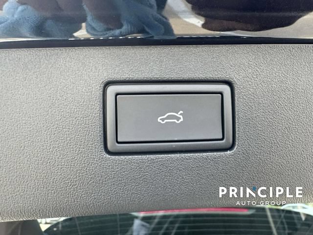 Used 2025 Volkswagen Tiguan SE FWD image 35