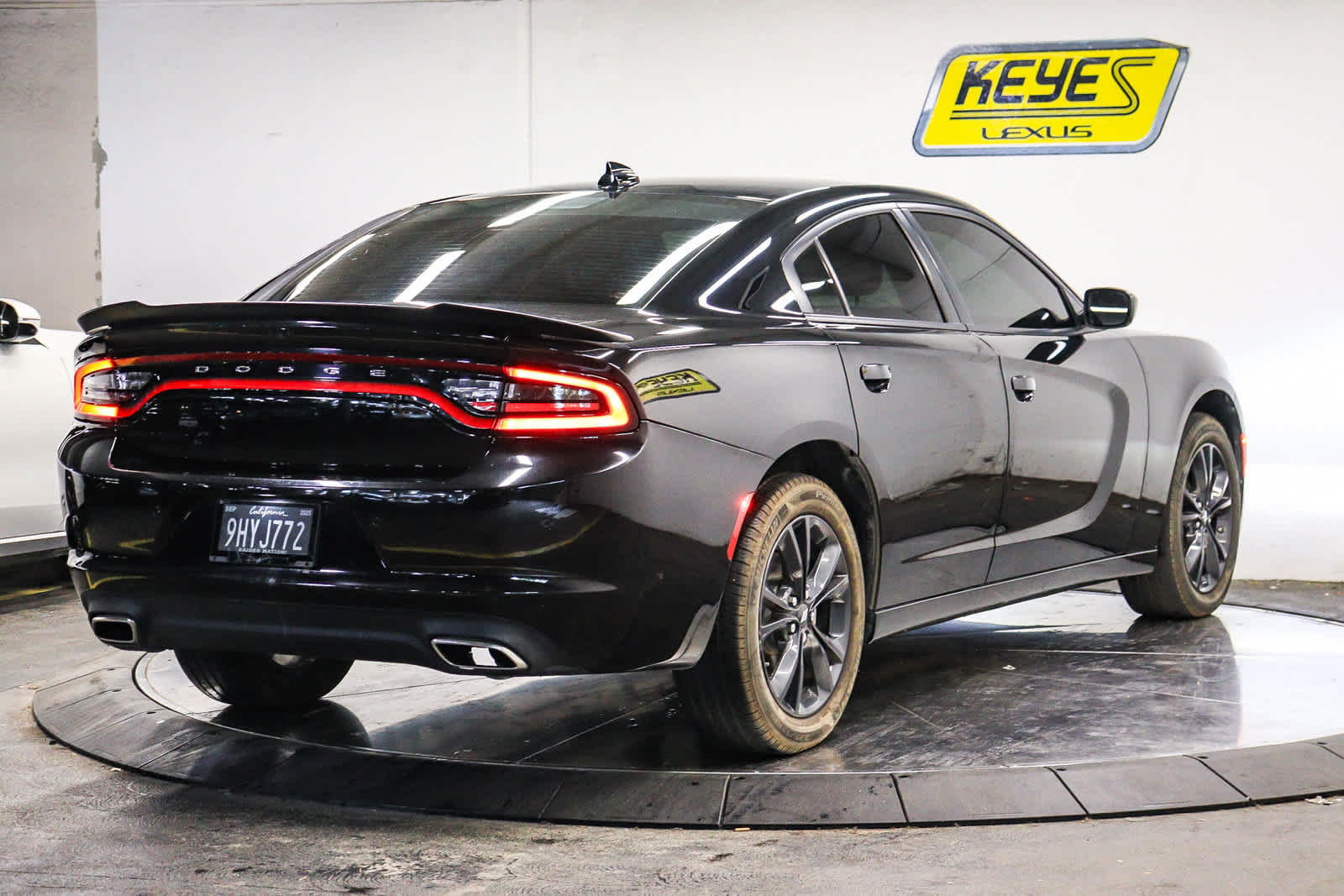 Used 2023 Dodge Charger SXT w/ Blacktop Package AWD/4WD image 10