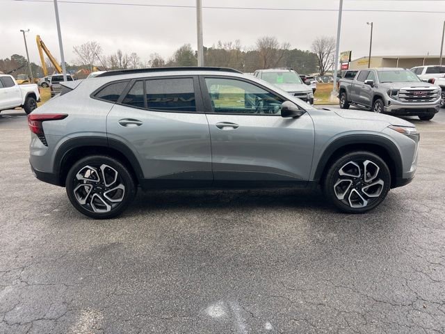 Used 2024 Chevrolet Trax RS w/ Driver Confidence Package image 4