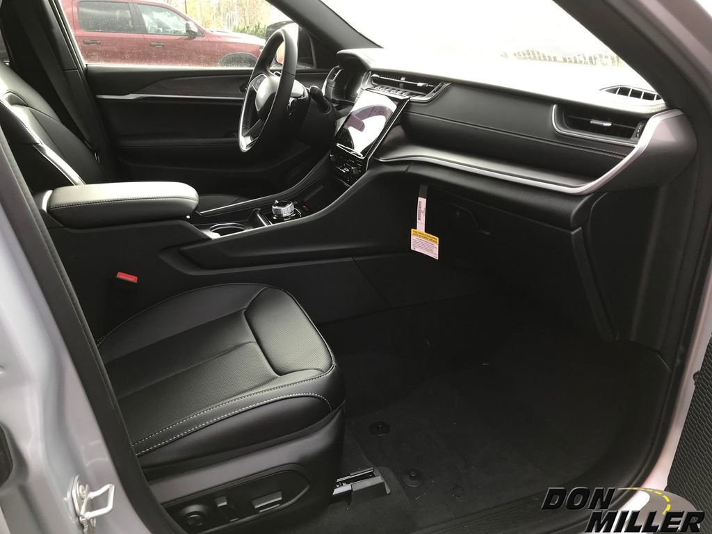 New 2025 Jeep Grand Cherokee Limited w/ Luxury Tech Group II image 29