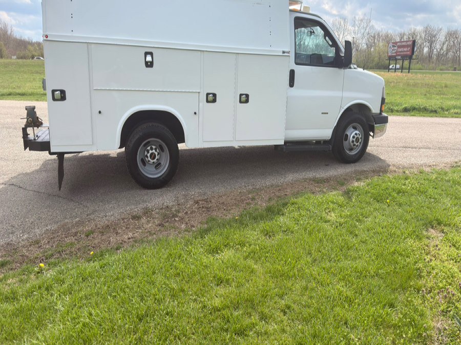 Used 2018 GMC Savana 3500 w/ Power Convenience Package image 6