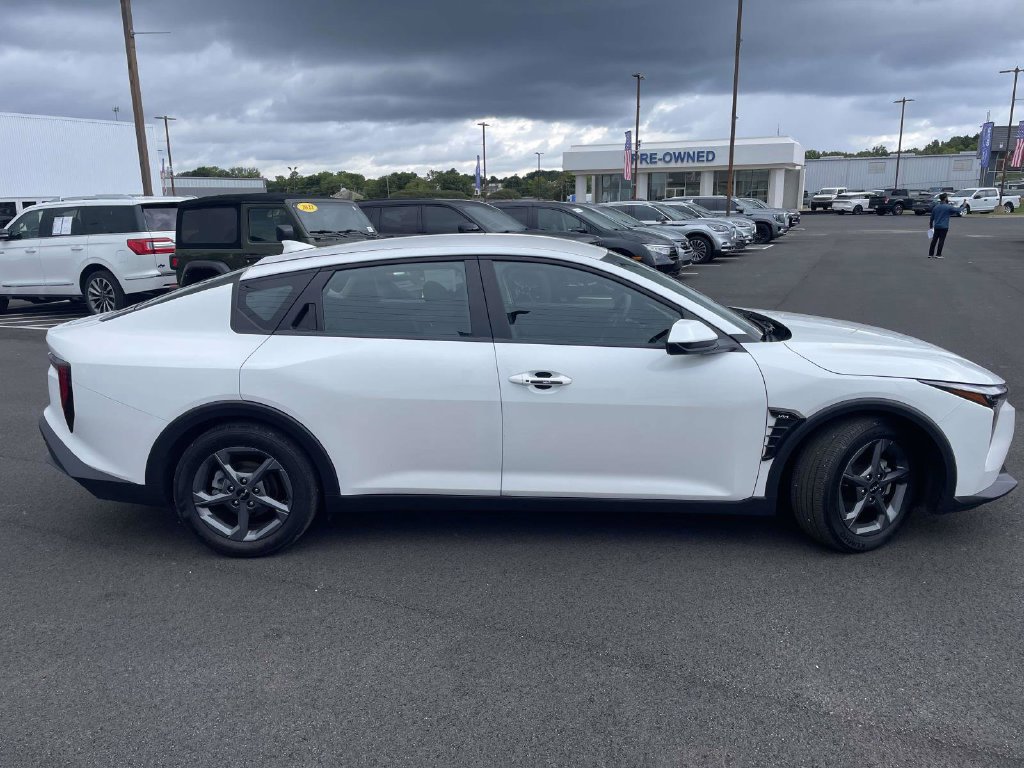 Used 2025 Kia K4 FWD image 2