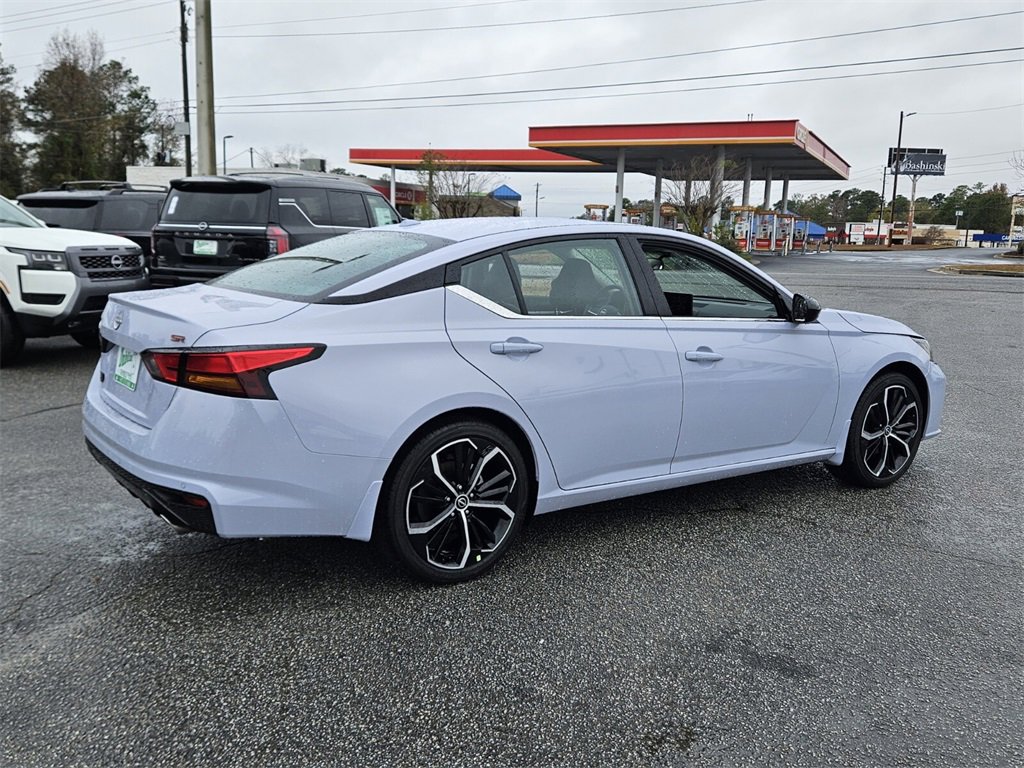 New 2025 Nissan Altima 2.5 SR image 12