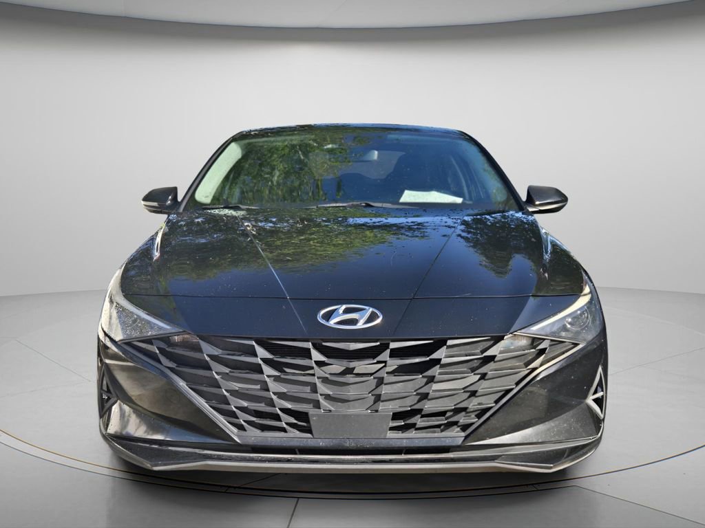Used 2022 Hyundai Elantra SEL w/ Convenience Package FWD image 3