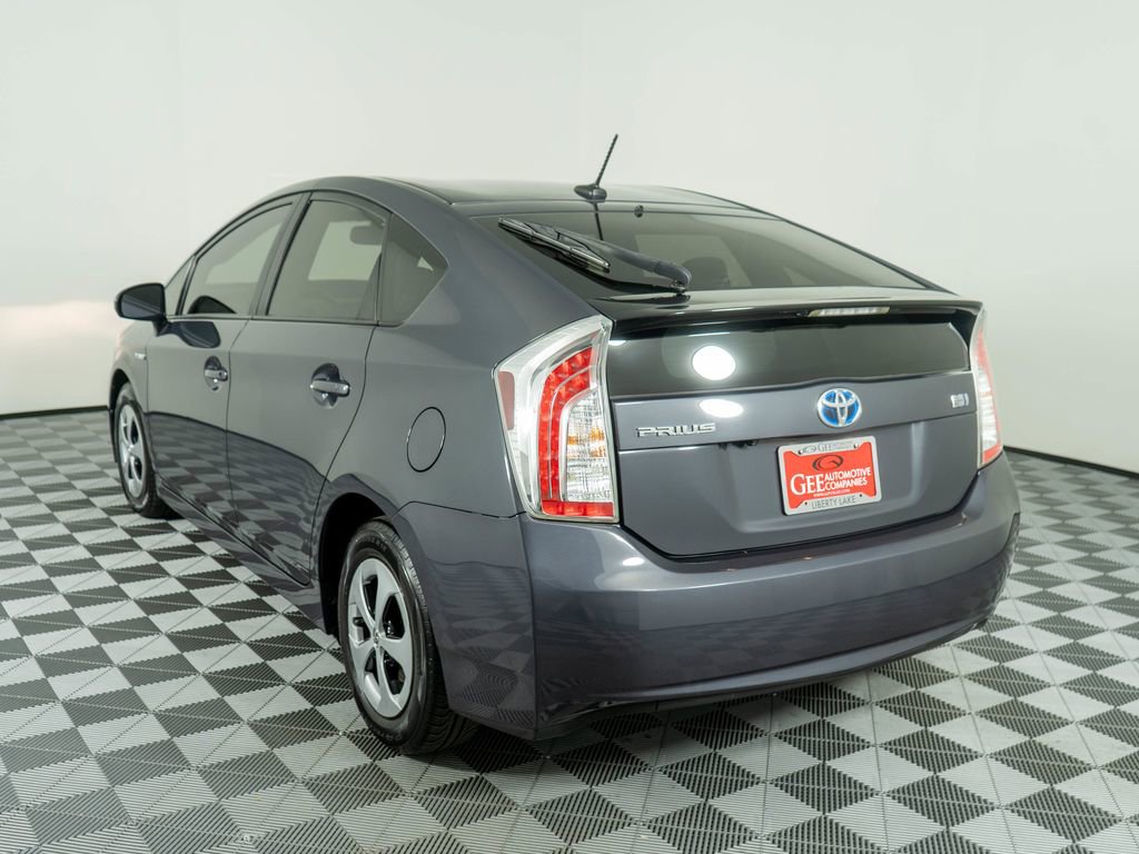 Used 2015 Toyota Prius Four image 4