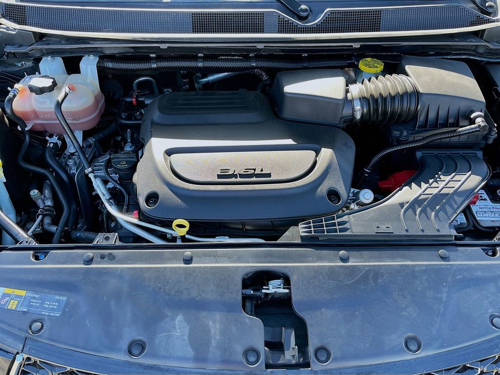 Used 2023 Chrysler Pacifica Touring image 30