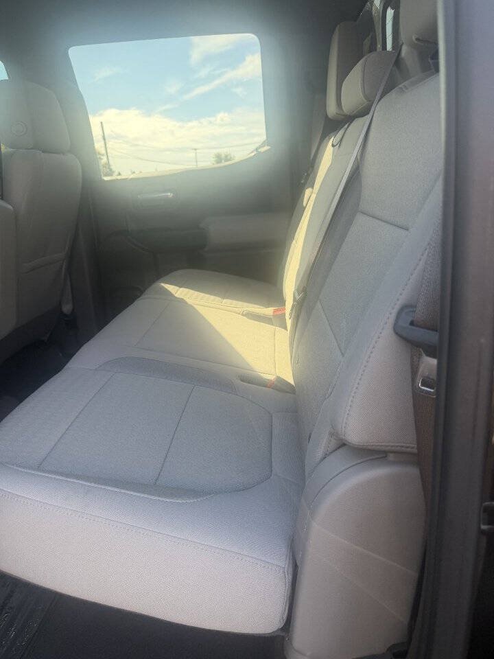 Used 2019 Chevrolet Silverado 1500 LT w/ Convenience Package AWD/4WD image 12