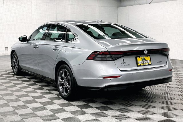Used 2025 Honda Accord EX-L image 2