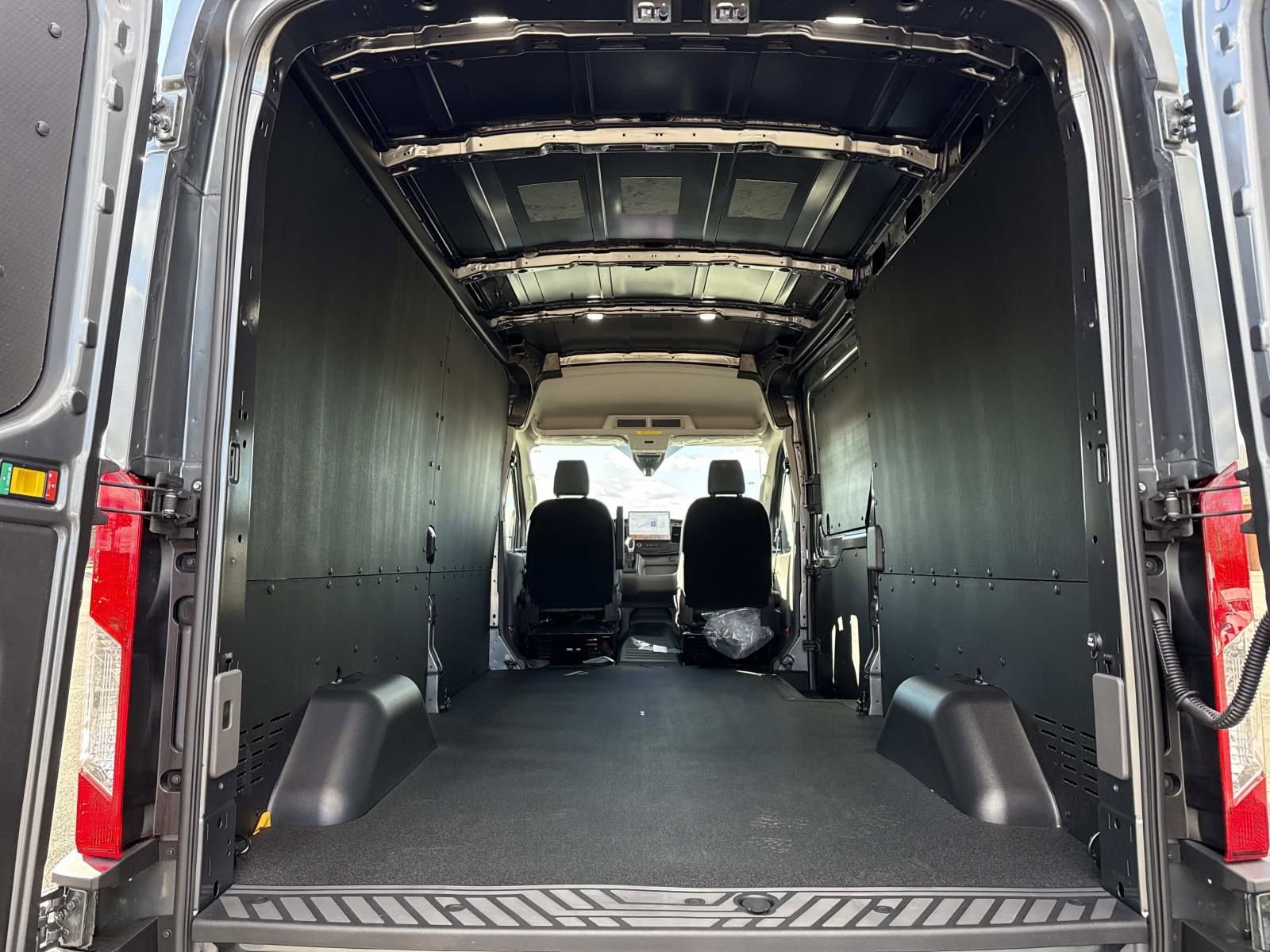 New 2026 Ford Transit 250 148 Medium Roof w/ Load Area Protection Package image 12