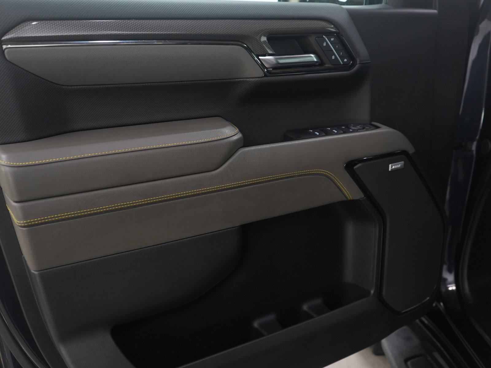 Used 2024 Chevrolet Silverado 1500 ZR2 w/ Technology Package image 26