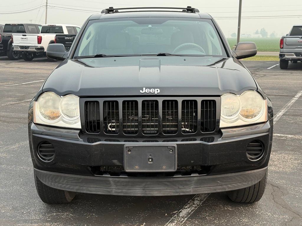 Used 2007 Jeep Grand Cherokee Laredo w/ Cargo Convenience Group AWD/4WD image 3