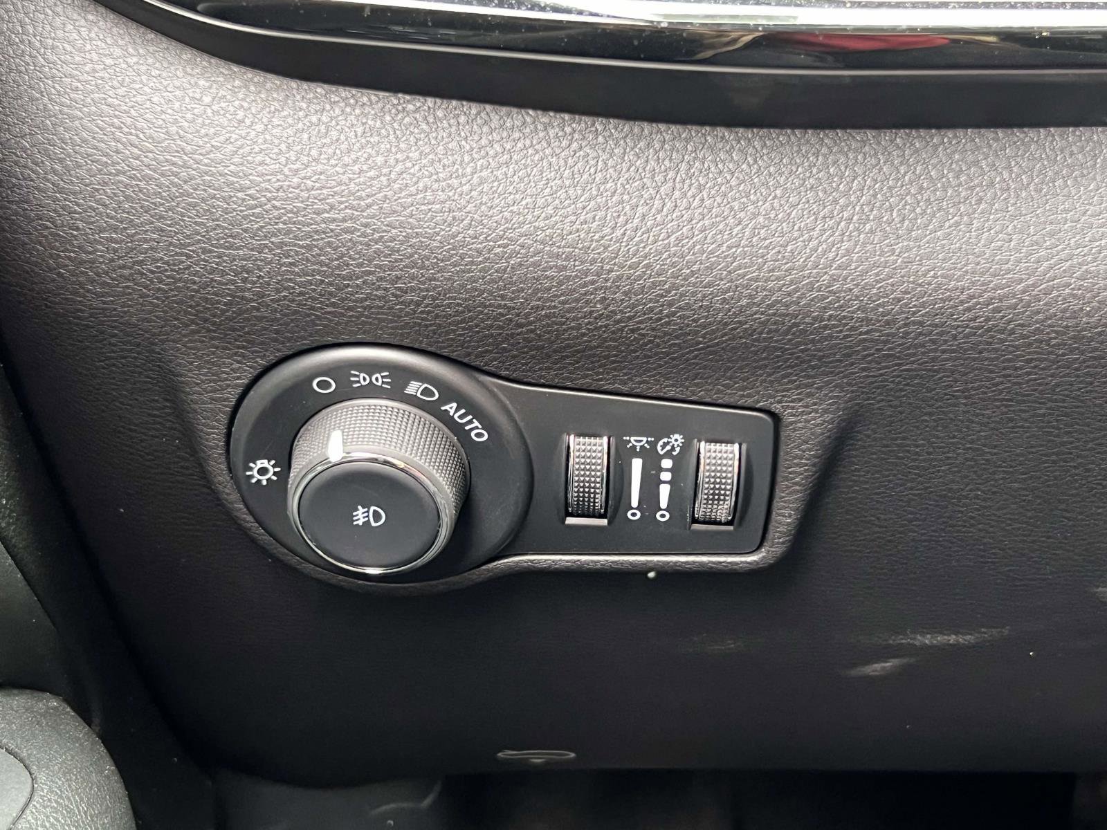 Used 2024 Jeep Compass Trailhawk image 18