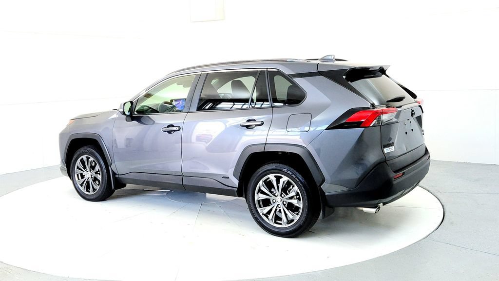 Used 2023 Toyota RAV4 XLE Premium AWD/4WD image 4