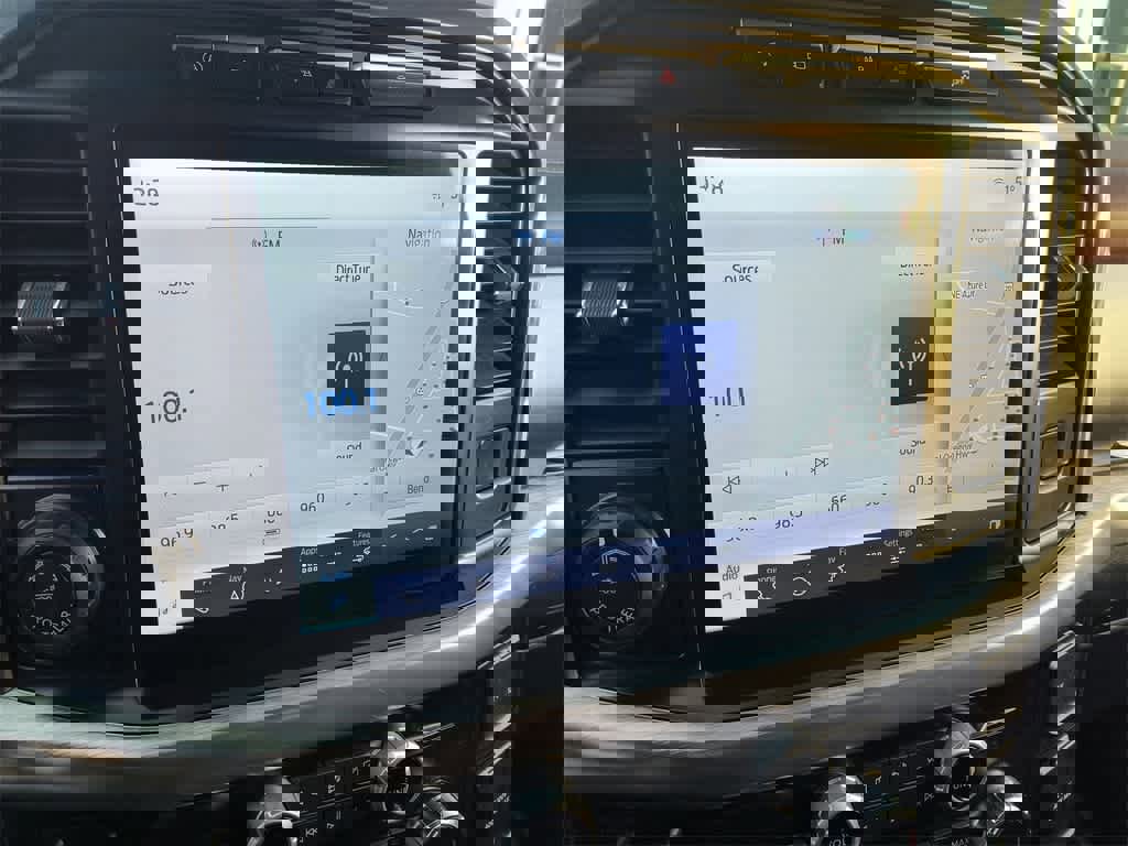 Used 2023 Ford F150 Lariat w/ Equipment Group 502A High image 16