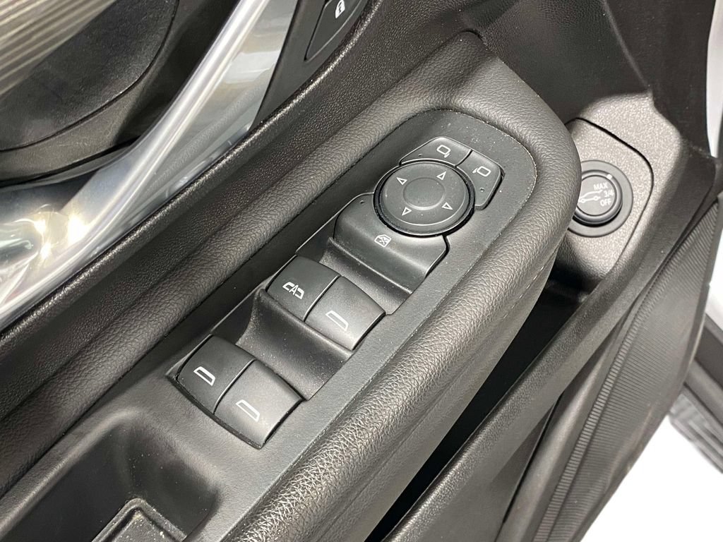 Used 2024 GMC Terrain SLT FWD image 19