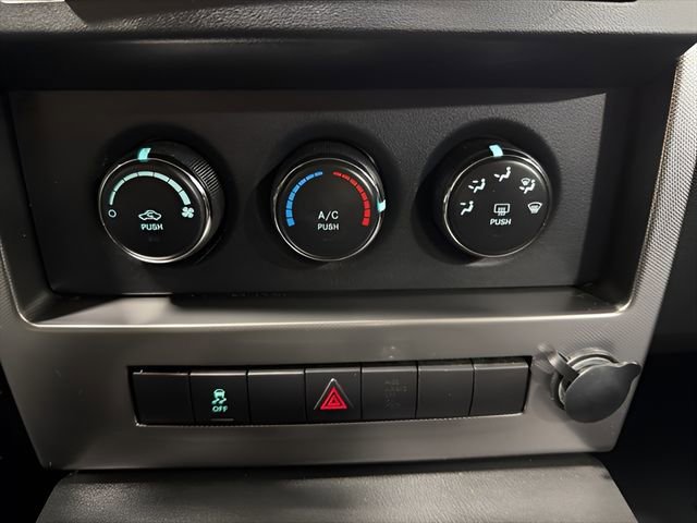 Used 2011 Jeep Liberty Sport image 20