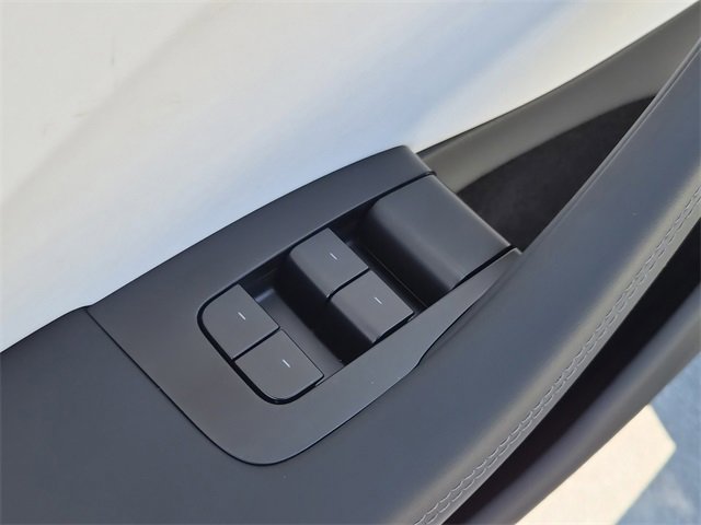 Used 2025 Tesla Model 3 Performance image 23