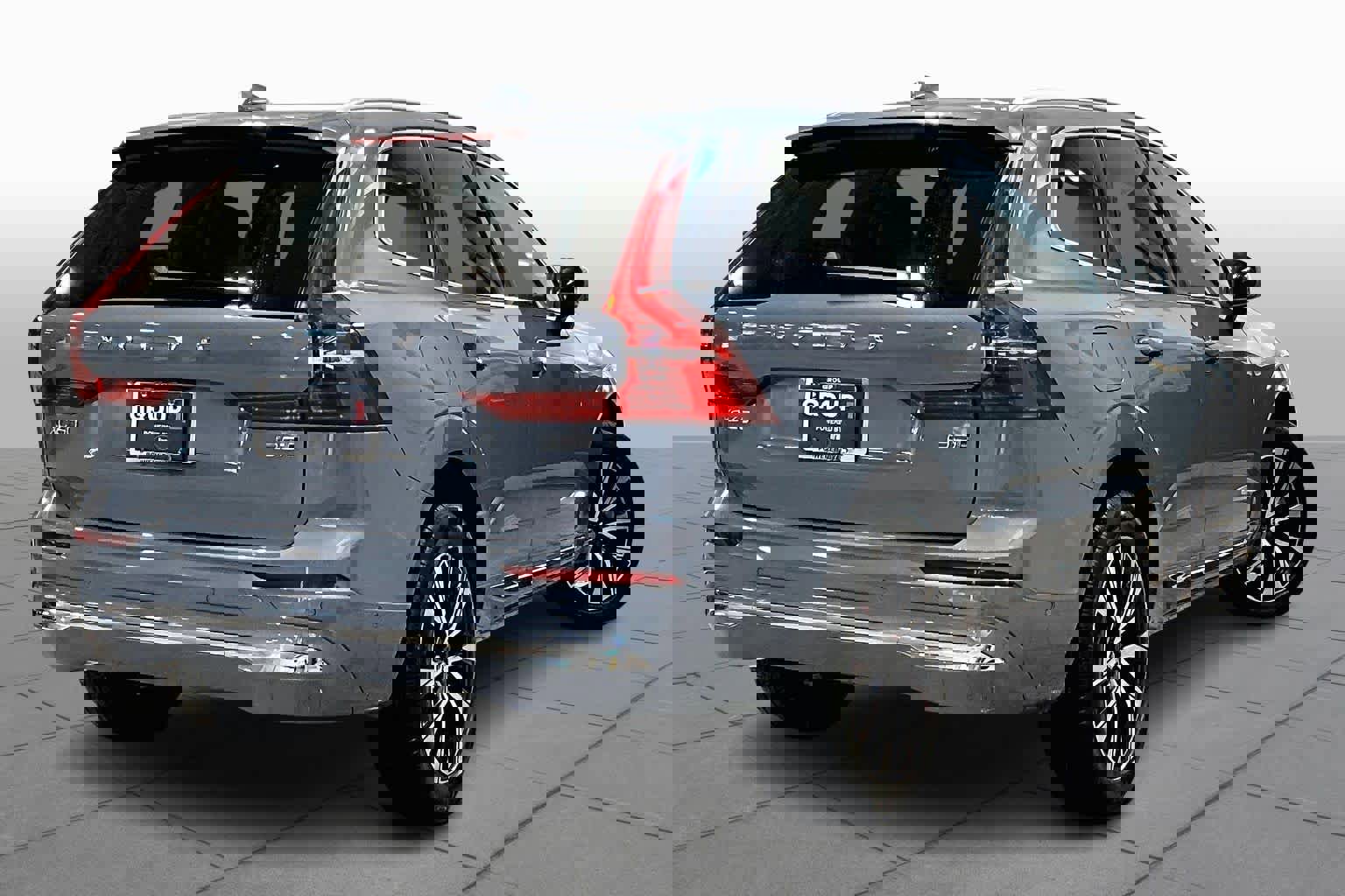 Used 2023 Volvo XC60 B5 Plus w/ Climate Package image 13