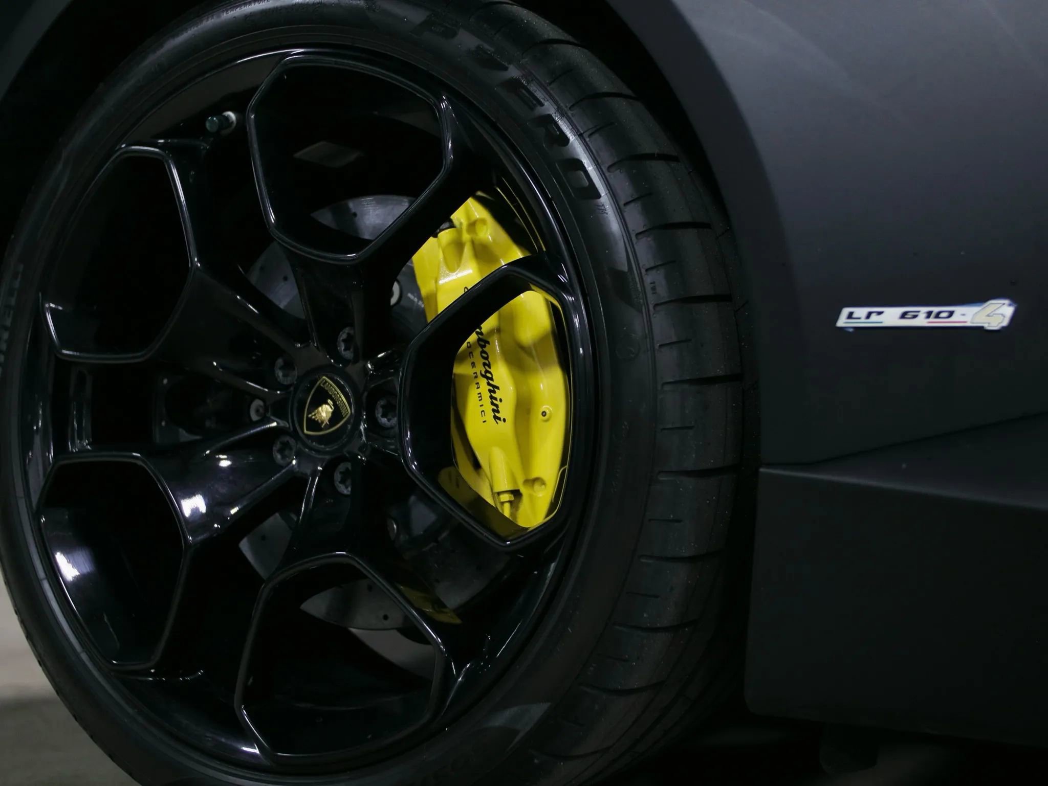 Used 2015 Lamborghini Huracan LP 610-4 image 16