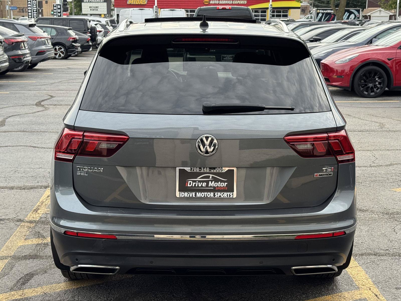 Used 2018 Volkswagen Tiguan SEL Premium w/ 3rd Row Seat Package AWD/4WD image 6