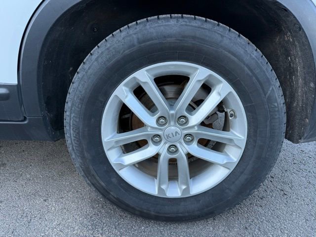 Used 2014 Kia Sorento LX image 6