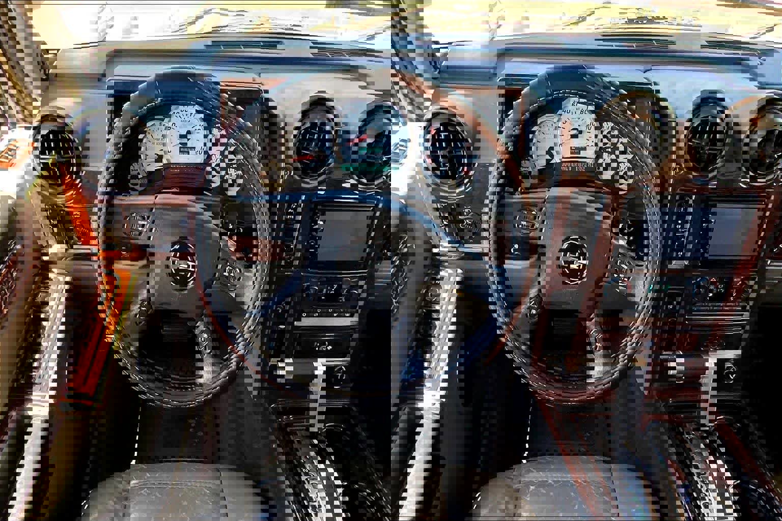 Used 2004 HUMMER H2 w/ Preferred Equipment Group image 5