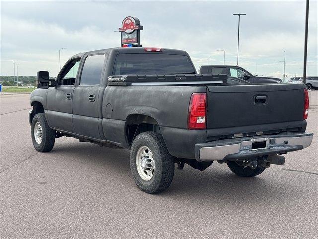 Used 2005 GMC Sierra 2500 SLE w/ Heavy-Duty Power Package AWD/4WD image 4