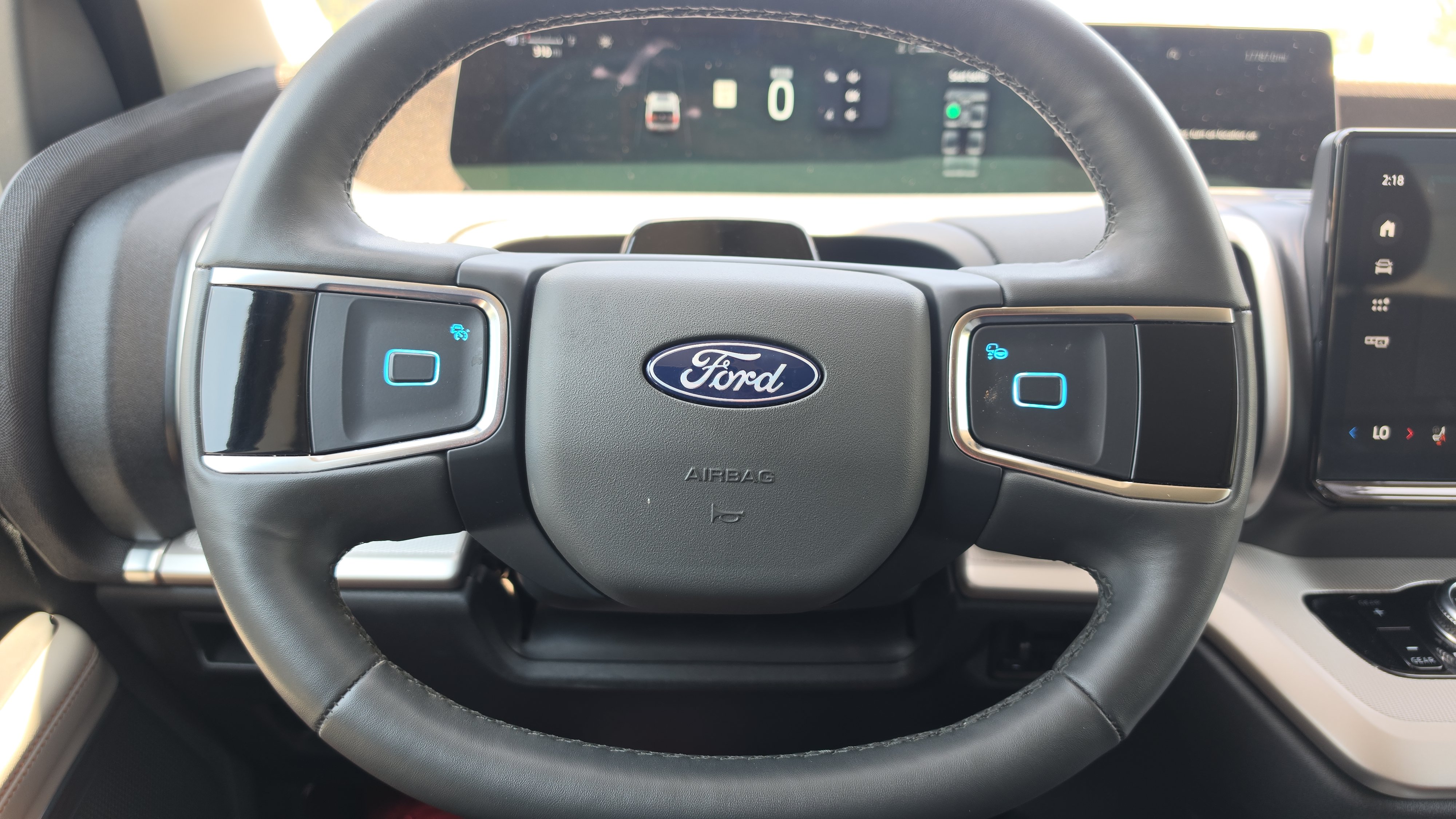 Used 2025 Ford Expedition Active RWD image 12
