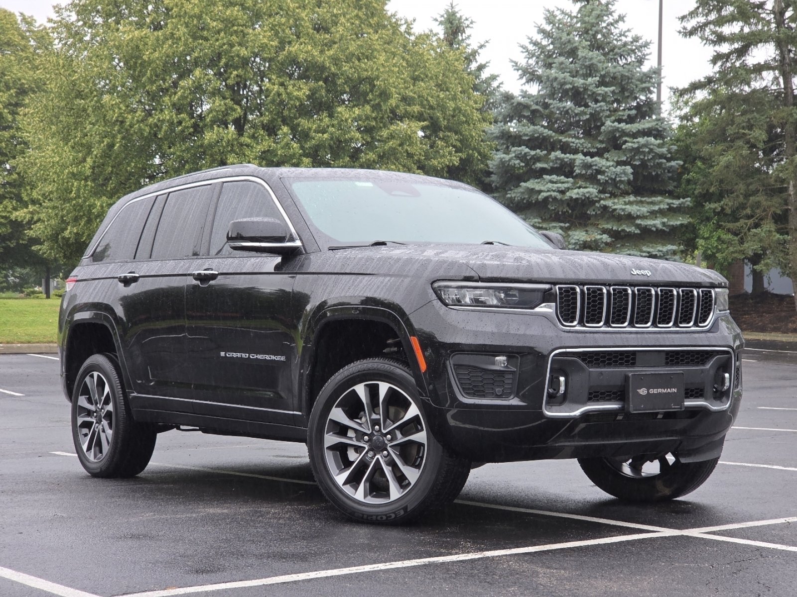 Used 2022 Jeep Grand Cherokee Overland AWD/4WD image 2