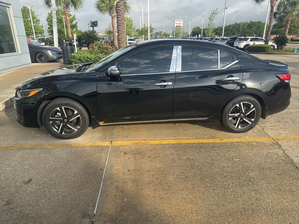 Used 2025 Nissan Sentra SV image 3