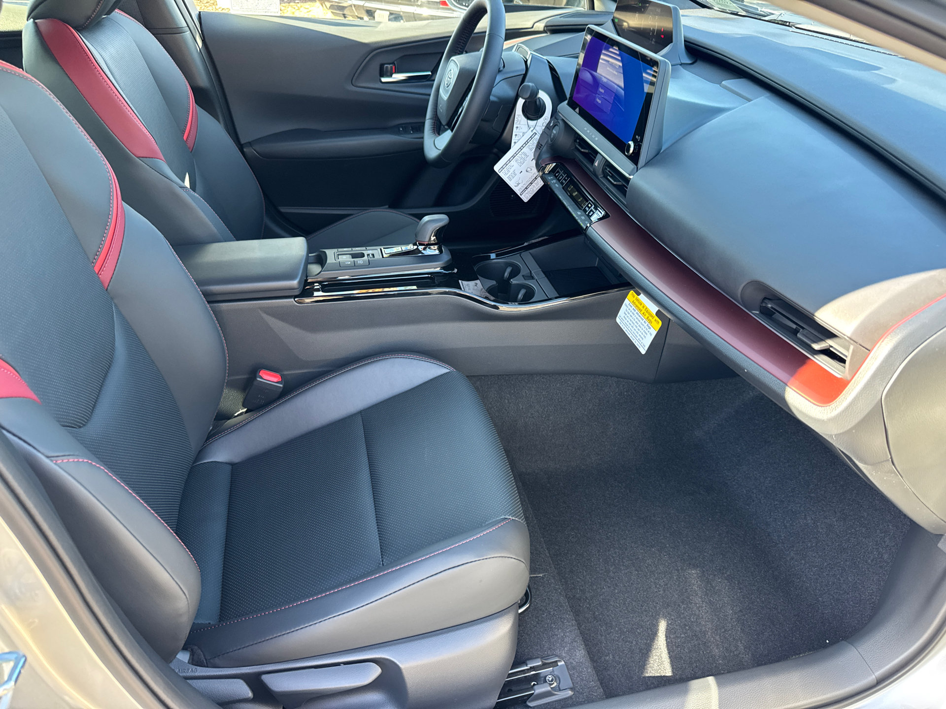 New 2027 Toyota Prius Plug-In Hybrid FWD image 17