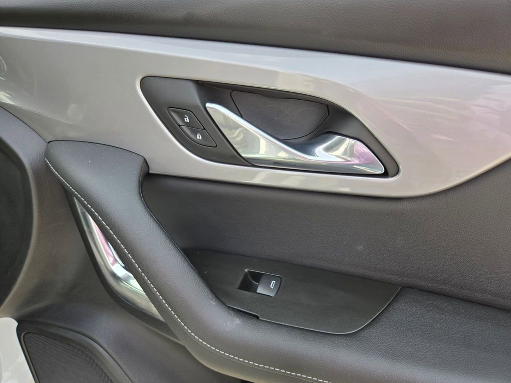 Used 2025 Chevrolet Blazer LT image 30