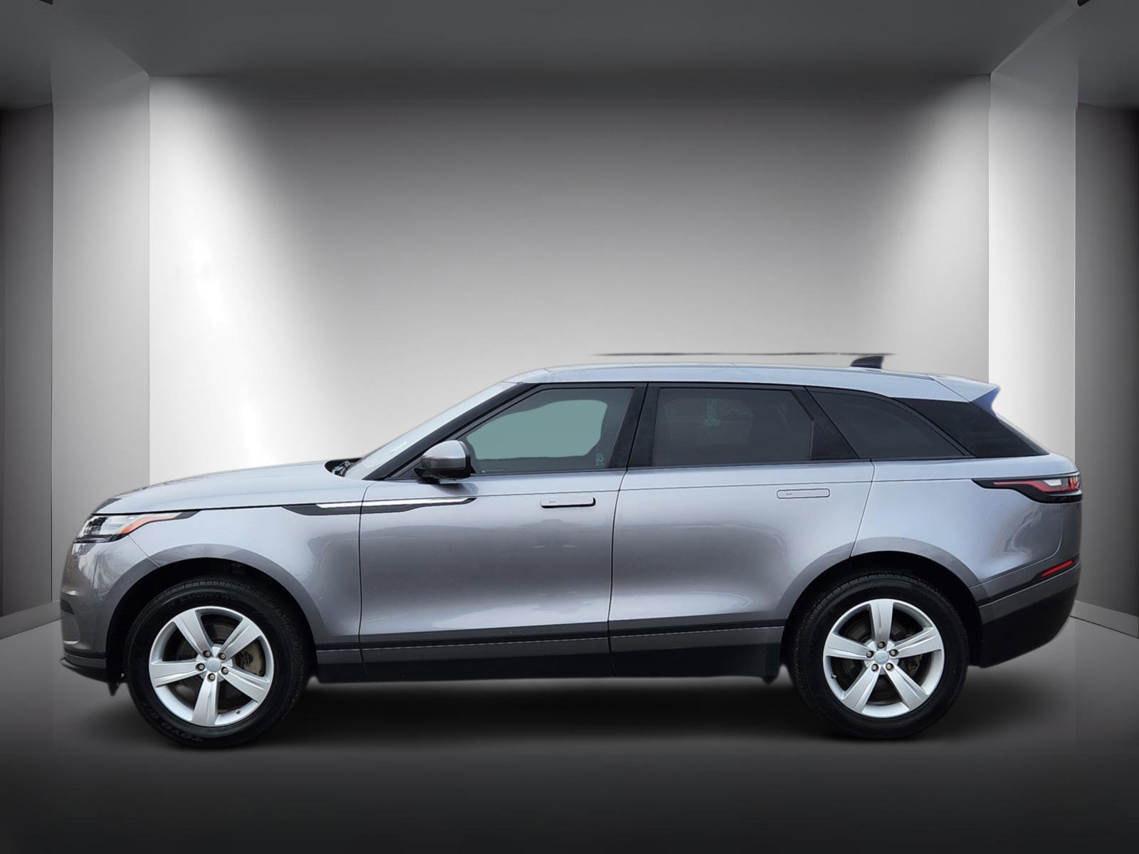 Used 2020 Land Rover Range Rover Velar S image 2