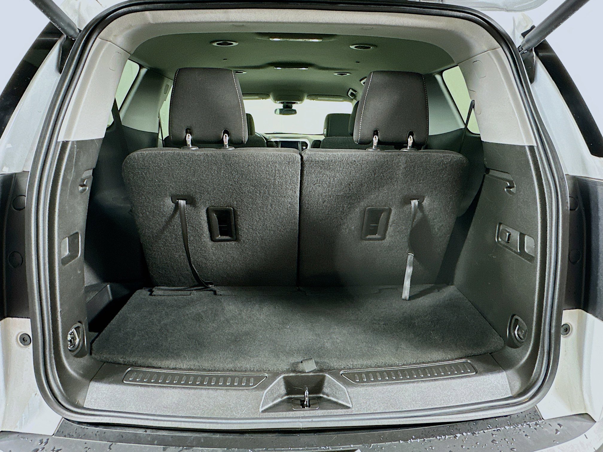 Used 2023 GMC Acadia SLE w/ Driver Convenience Package image 30