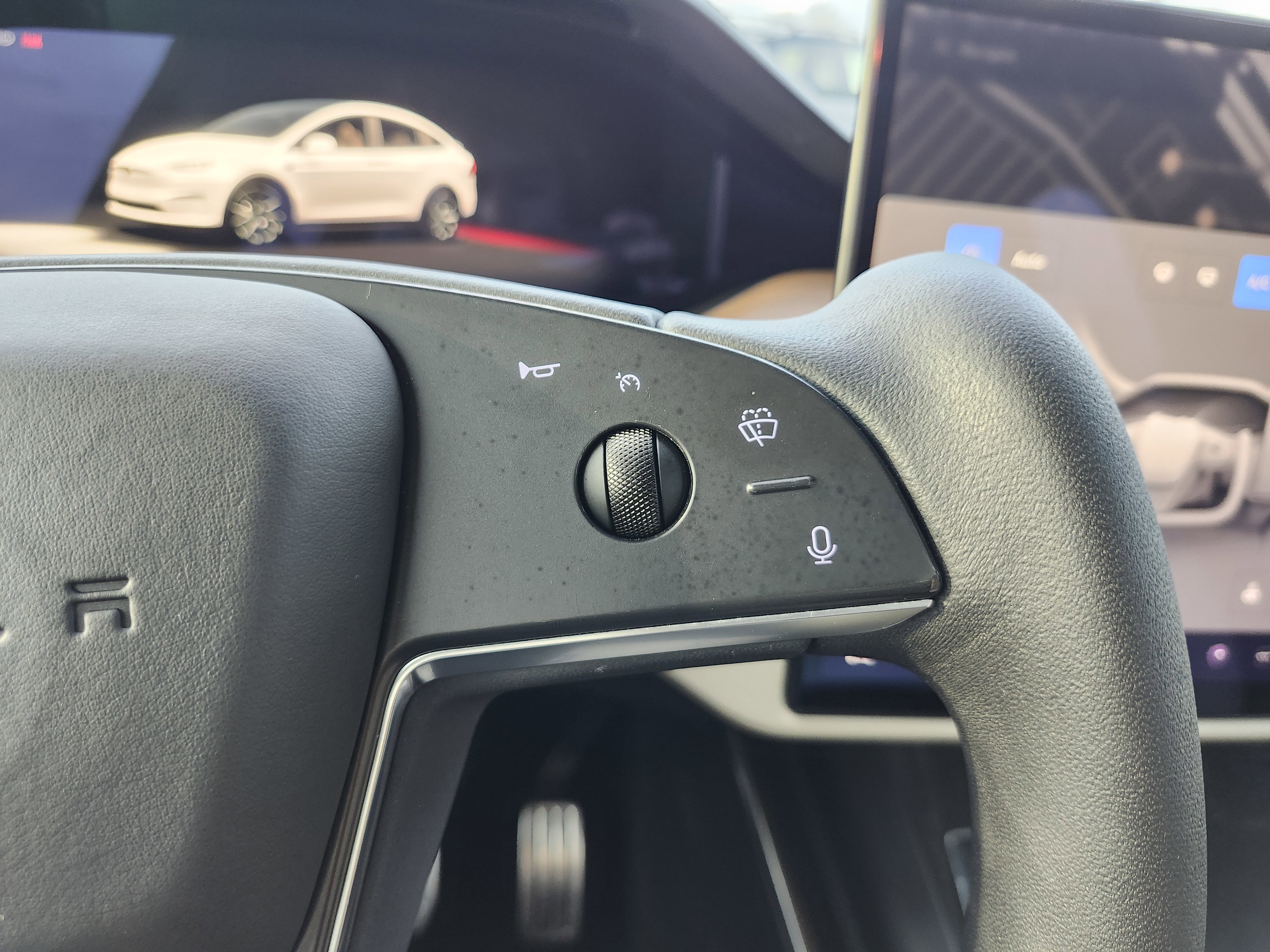 Used 2023 Tesla Model X image 33