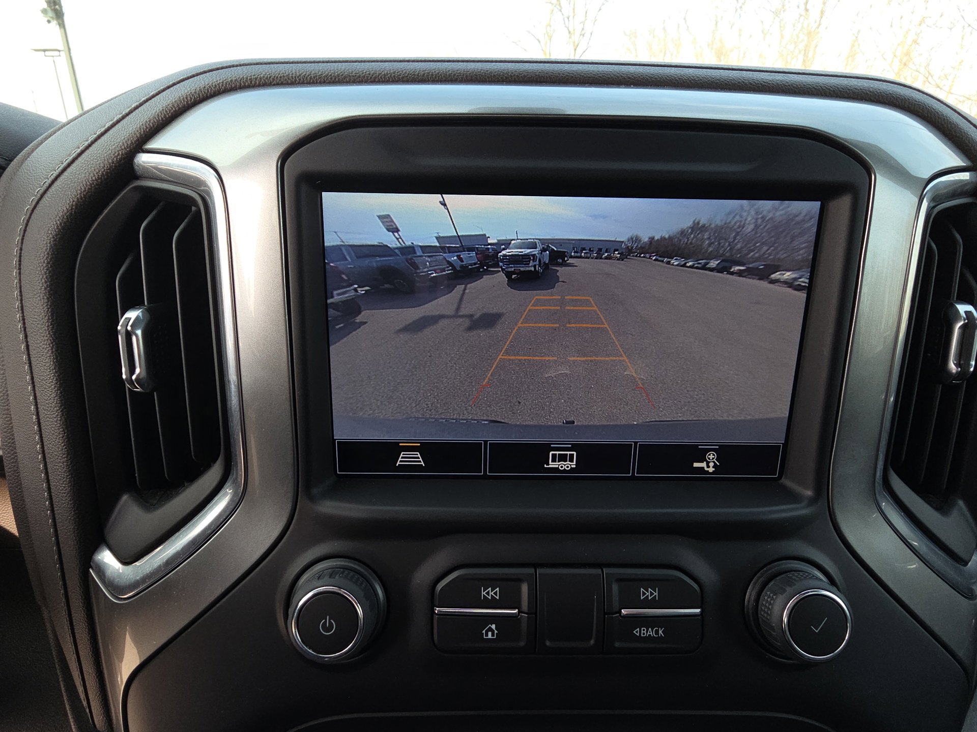 Used 2022 Chevrolet Silverado 1500 LTZ w/ Z71 Off-Road Package image 23