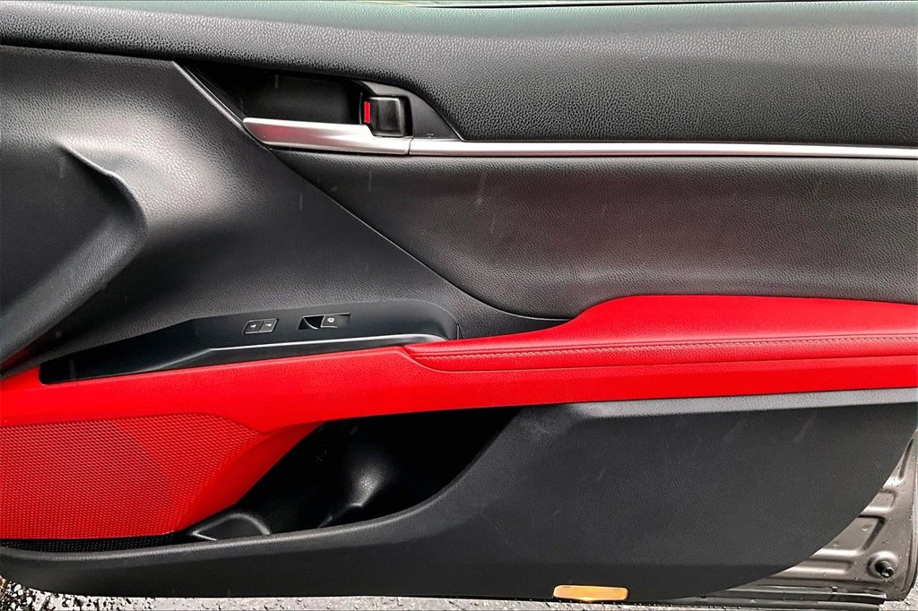 Used 2019 Toyota Camry XSE image 18