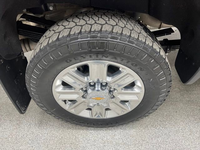 Used 2025 Chevrolet Silverado 3500 High Country w/ High Country Premium Package AWD/4WD image 18
